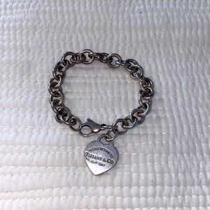 Heart tag charm bracelet